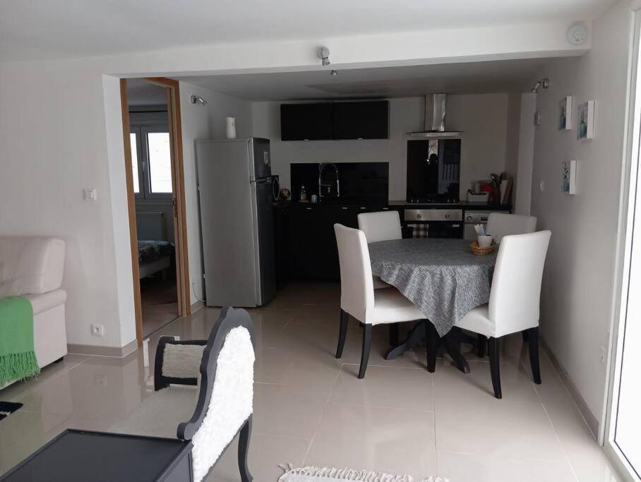 Appartement Cosy Avec Jardin Vaux-Sur-Seine Eksteriør bilde